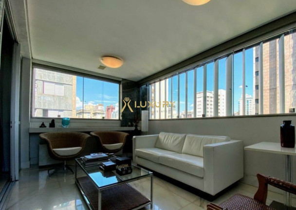 Imagem Imóvel com 4 Quartos à Venda, 230 m² em Lourdes - Belo Horizonte Imagem Imóvel com 4 Quartos à Venda, 230 m² em Lourdes - Belo Horizonte