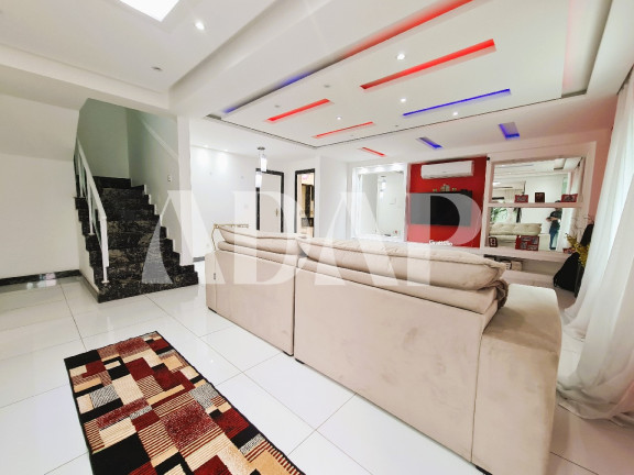 Imagem Casa com 4 Quartos à Venda, 450 m² em Vargem Pequena - Rio De Janeiro