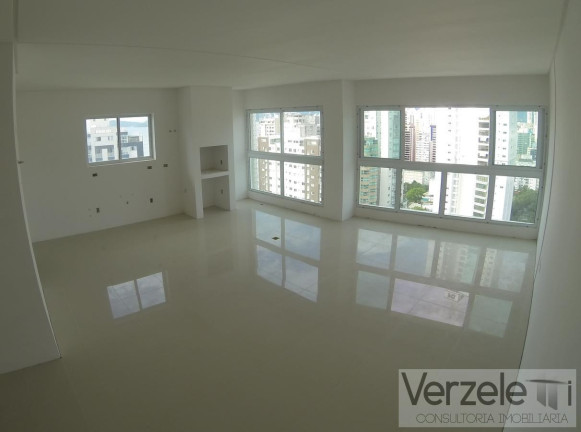 Imagem Apartamento com 4 Quartos à Venda, 136 m² em Pioneiros - Balneário Camboriú