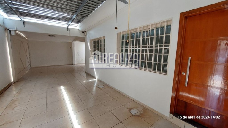 Imagem Sobrado com 4 Quartos para Alugar, 300 m² em Jardim Induberaba - Uberaba Imagem Sobrado com 4 Quartos para Alugar, 300 m² em Jardim Induberaba - Uberaba