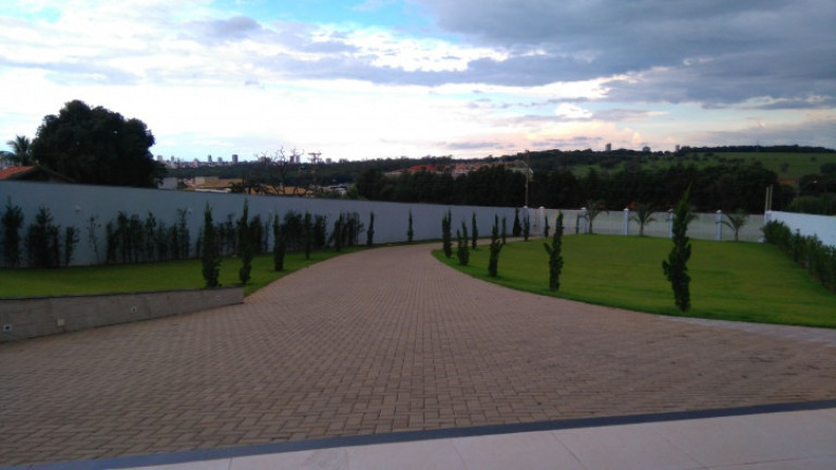 Imagem Casa com 4 Quartos à Venda, 3.000 m² em Jardim Shangri-lá - Bauru Imagem Casa com 4 Quartos à Venda, 3.000 m² em Jardim Shangri-lá - Bauru
