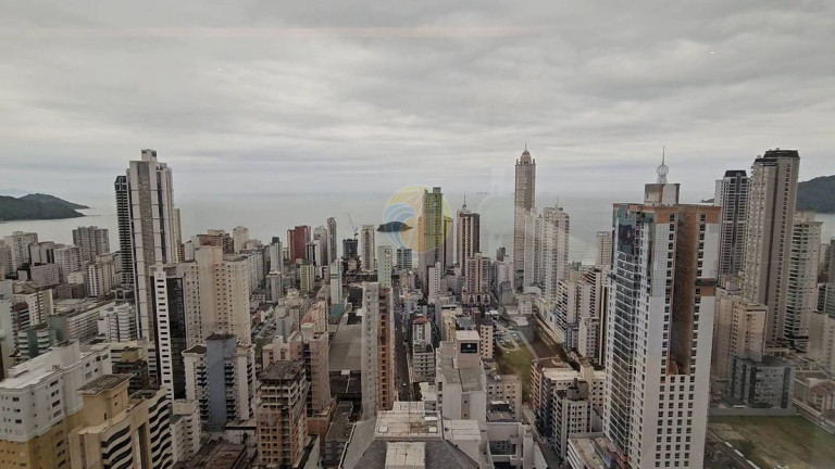 Imagem Cobertura com 4 Quartos à Venda, 260 m² em Centro - Balneário Camboriú Imagem Cobertura com 4 Quartos à Venda, 260 m² em Centro - Balneário Camboriú