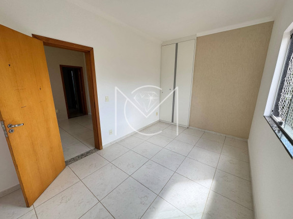 Imagem Casa com 5 Quartos à Venda, 350 m² em Clube Dos 200 - Esmeraldas