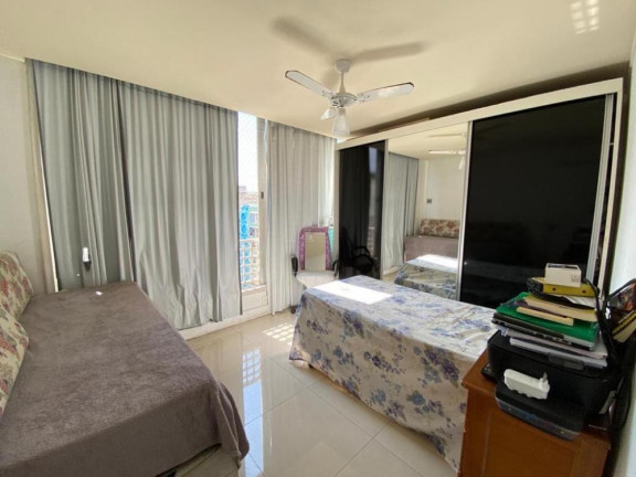 Imagem Imóvel com 4 Quartos à Venda, 180 m² em Copacabana - Rio De Janeiro Imagem Imóvel com 4 Quartos à Venda, 180 m² em Copacabana - Rio De Janeiro