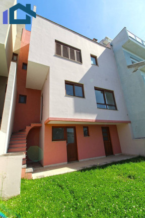 Imagem Sobrado com 3 Quartos à Venda, 224 m² em Vila Nova - Porto Alegre