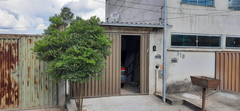 Imagem Casa com 6 Quartos à Venda, 220 m² em Florença - Ribeirão Das Neves Imagem Casa com 6 Quartos à Venda, 220 m² em Florença - Ribeirão Das Neves