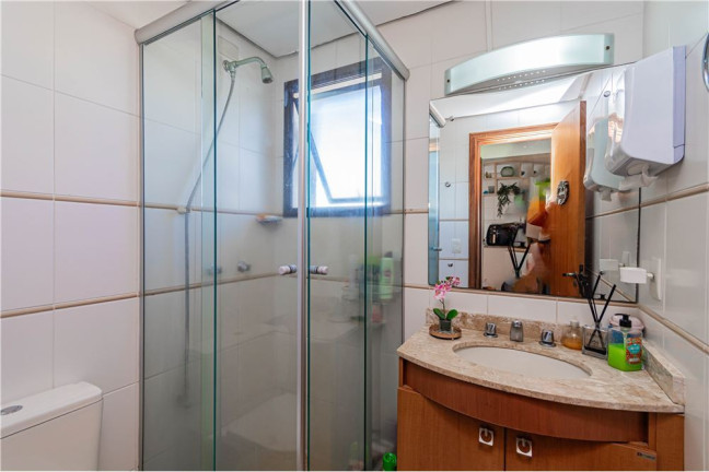 Imagem Imóvel com 2 Quartos à Venda, 73 m² em Menino Deus - Porto Alegre Imagem Imóvel com 2 Quartos à Venda, 73 m² em Menino Deus - Porto Alegre