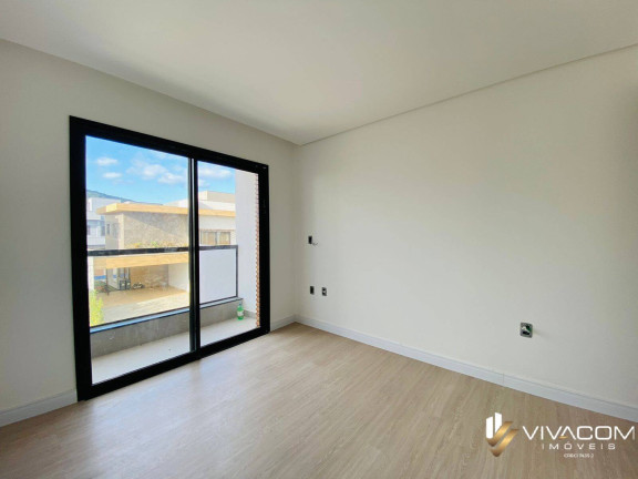 Imagem Casa com 3 Quartos à Venda, 184 m² em Deltaville - Biguaçu Imagem Casa com 3 Quartos à Venda, 184 m² em Deltaville - Biguaçu