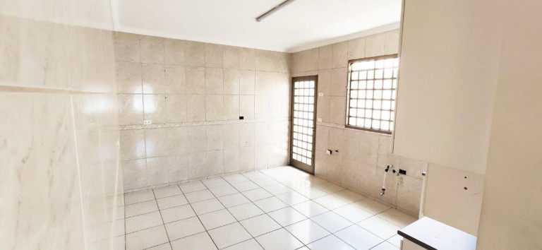 Imagem Casa com 3 Quartos à Venda, 101 m² em Conjunto Requião - Maringá Imagem Casa com 3 Quartos à Venda, 101 m² em Conjunto Requião - Maringá