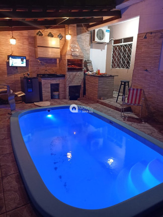 Casa com 2 Quartos à Venda, 97 m²