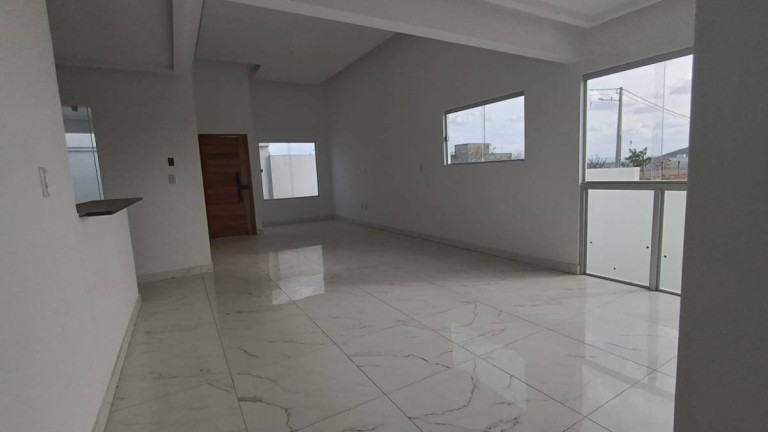 Imagem Casa com 3 Quartos à Venda, 130 m² Imagem Casa com 3 Quartos à Venda, 130 m²