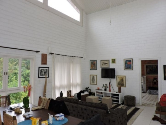 Casa com 4 Quartos à Venda, 205 m² em Parque Das Artes - Embu Das Artes