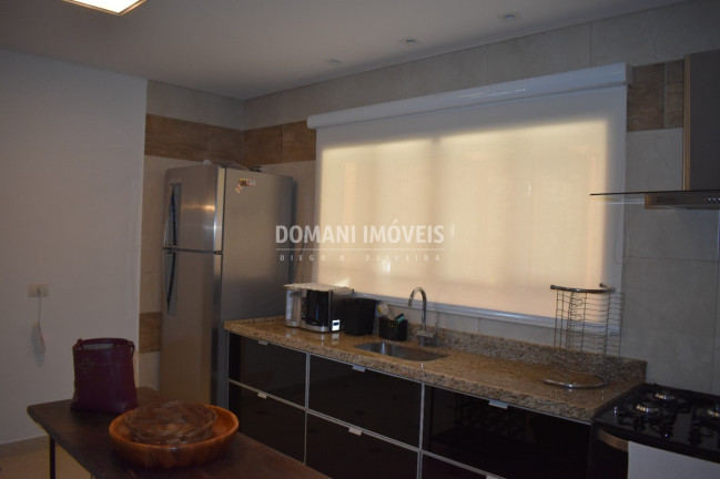 Imagem Casa com 4 Quartos à Venda, 450 m² em Região Do Alto Do Capivari - Campos Do Jordão Imagem Casa com 4 Quartos à Venda, 450 m² em Região Do Alto Do Capivari - Campos Do Jordão