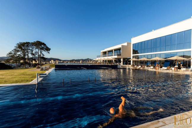 Imagem Casa de Condomínio com 4 Quartos à Venda, 234 m² em Santa Regina - Camboriú