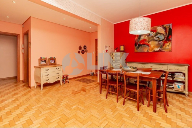 Imagem Apartamento com 3 Quartos à Venda, 124 m² em Moinhos De Vento - Porto Alegre