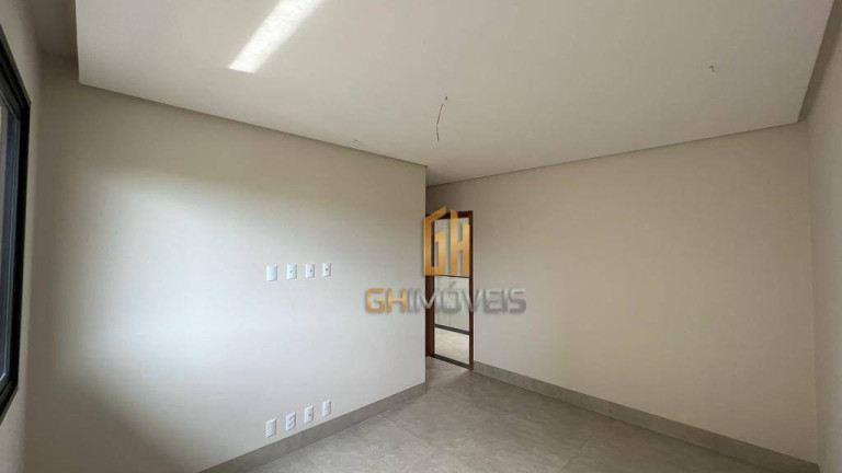 Imagem Sobrado com 4 Quartos à Venda, 290 m² em Jardins Madri - Goiânia Imagem Sobrado com 4 Quartos à Venda, 290 m² em Jardins Madri - Goiânia
