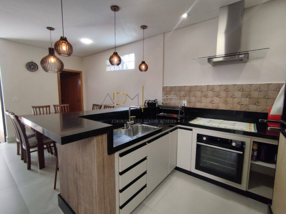 Imagem Casa com 3 Quartos à Venda, 250 m² em Vila Nelo Cariola - Botucatu Imagem Casa com 3 Quartos à Venda, 250 m² em Vila Nelo Cariola - Botucatu