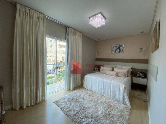 Imagem Sobrado com 3 Quartos à Venda, 350 m² em Ressacada - Itajaí Imagem Sobrado com 3 Quartos à Venda, 350 m² em Ressacada - Itajaí