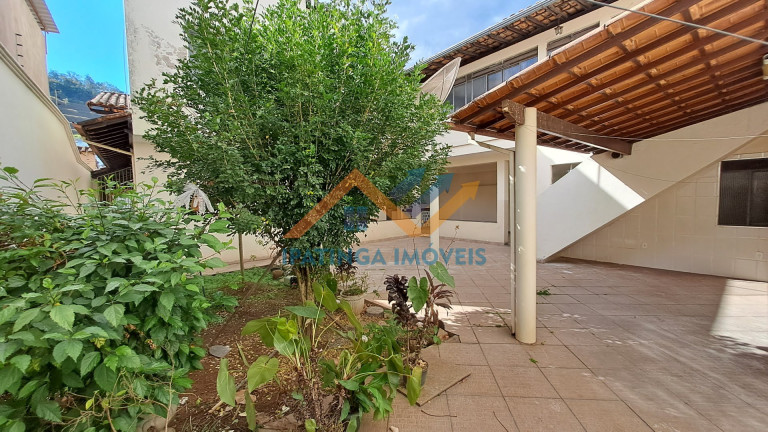 Imagem Casa com 4 Quartos à Venda, 284 m² em Amaro Lanari - Coronel Fabriciano Imagem Casa com 4 Quartos à Venda, 284 m² em Amaro Lanari - Coronel Fabriciano