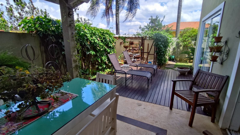 Imagem Casa com 4 Quartos à Venda, 230 m² em Chácara Das Paineiras - Carapicuíba Imagem Casa com 4 Quartos à Venda, 230 m² em Chácara Das Paineiras - Carapicuíba