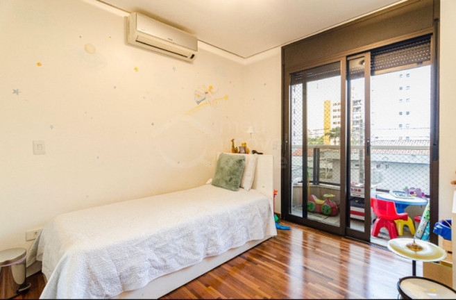 Imagem Apartamento com 3 Quartos à Venda, 200 m²