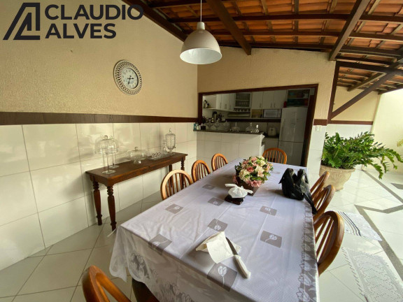 Casa com 6 Quartos à Venda, 300 m² em Parque Ipê - Feira De Santana