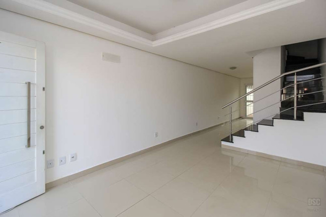 Imagem Casa com 2 Quartos à Venda, 87 m² em Hípica - Porto Alegre Imagem Casa com 2 Quartos à Venda, 87 m² em Hípica - Porto Alegre