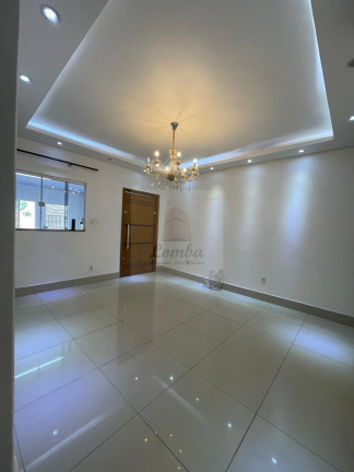 Casa com 3 Quartos para Alugar, 110 m² em Jardim Mossoró - Cuiabá