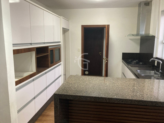 Imagem Casa com 5 Quartos à Venda, em Boa Vista - Joinville Imagem Casa com 5 Quartos à Venda, em Boa Vista - Joinville