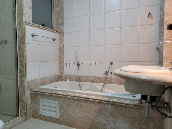 Imagem Apartamento com 3 Quartos à Venda, 201 m² em Copacabana - Rio De Janeiro Imagem Apartamento com 3 Quartos à Venda, 201 m² em Copacabana - Rio De Janeiro