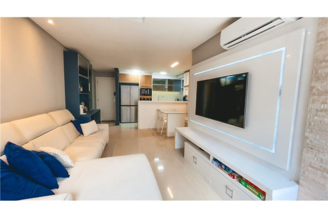Imagem Imóvel com 2 Quartos à Venda, em Praia Dos Amores - Balneário Camboriú Imagem Imóvel com 2 Quartos à Venda, em Praia Dos Amores - Balneário Camboriú