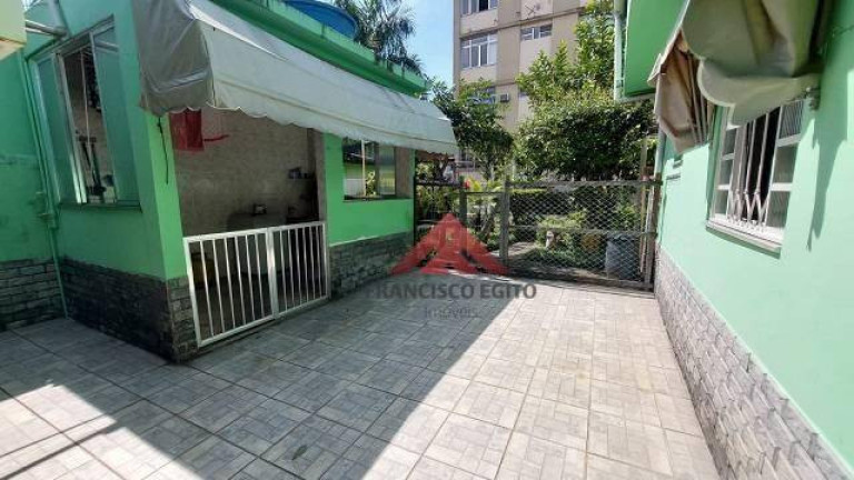 Imagem Casa com 3 Quartos à Venda, 300 m² em Fonseca - Niterói Imagem Casa com 3 Quartos à Venda, 300 m² em Fonseca - Niterói
