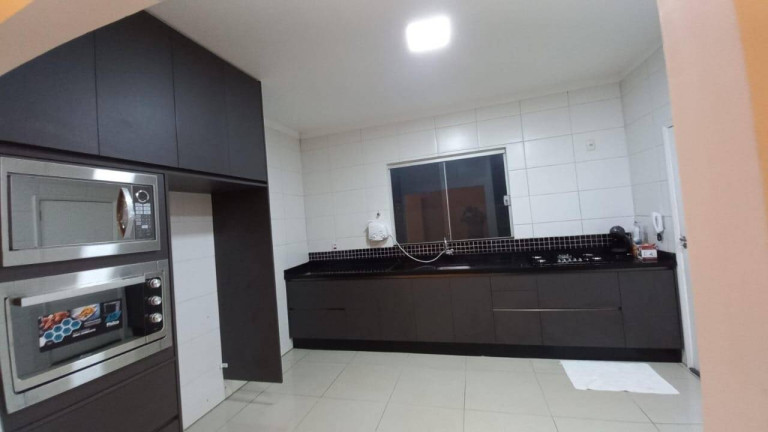 Imagem Casa com 3 Quartos à Venda, 250 m² em Jardim Paulista - Bauru Imagem Casa com 3 Quartos à Venda, 250 m² em Jardim Paulista - Bauru
