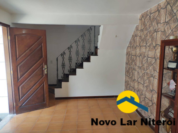 Casa com 2 Quartos à Venda, 76 m² em Piratininga - Niterói