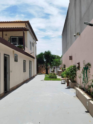 Imagem Casa com 3 Quartos à Venda, 300 m²