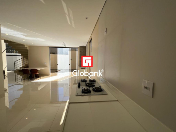 Imagem Sobrado com 3 Quartos à Venda, 240 m² em Ibituruna - Montes Claros Imagem Sobrado com 3 Quartos à Venda, 240 m² em Ibituruna - Montes Claros