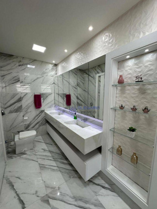 Imagem Sobrado com 4 Quartos à Venda, 388 m² em Centro - Balneário Piçarras Imagem Sobrado com 4 Quartos à Venda, 388 m² em Centro - Balneário Piçarras
