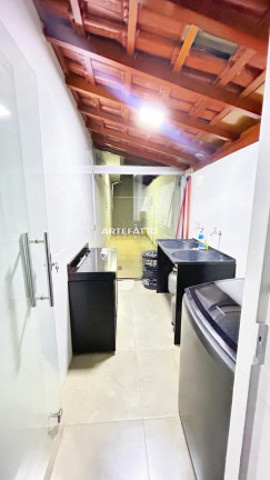 Imagem Casa com 3 Quartos à Venda, 250 m² Imagem Casa com 3 Quartos à Venda, 250 m²