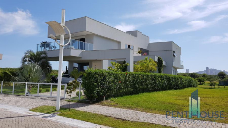 Imagem Casa com 4 Quartos à Venda, 930 m² em Centro - Camboriú