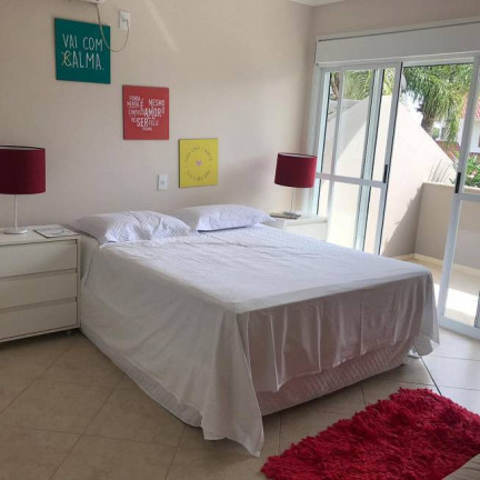 Imagem Casa com 5 Quartos à Venda, 373 m² em Jurerê - Florianópolis Imagem Casa com 5 Quartos à Venda, 373 m² em Jurerê - Florianópolis