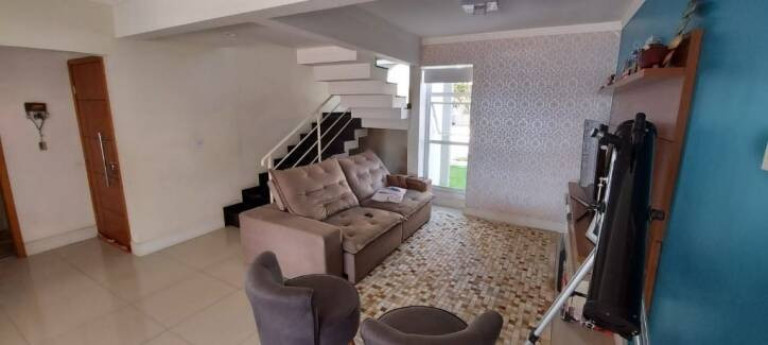 Imagem Casa com 3 Quartos à Venda, 200 m² em Piracangaguá - Taubaté