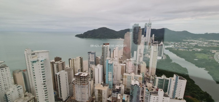 Imagem Imóvel com 4 Quartos à Venda, 227 m² em Centro - Balneário Camboriú Imagem Imóvel com 4 Quartos à Venda, 227 m² em Centro - Balneário Camboriú