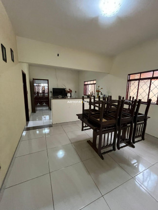 Imagem Casa com 3 Quartos à Venda, 155 m² Imagem Casa com 3 Quartos à Venda, 155 m²