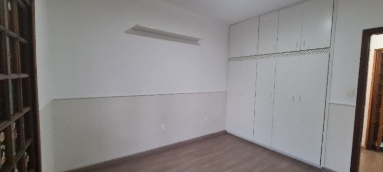 Imagem Sobrado com 3 Quartos à Venda, em Anhangabaú - Jundiaí Imagem Sobrado com 3 Quartos à Venda, em Anhangabaú - Jundiaí