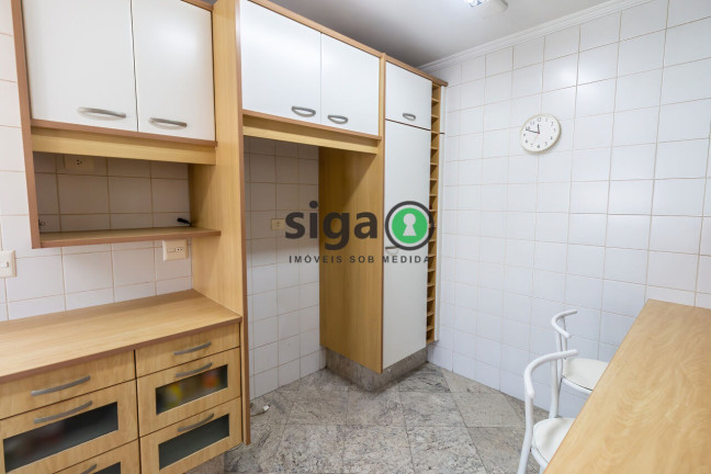 Apartamento com 3 Quartos para Alugar, 240 m² em Itaim Bibi - São Paulo