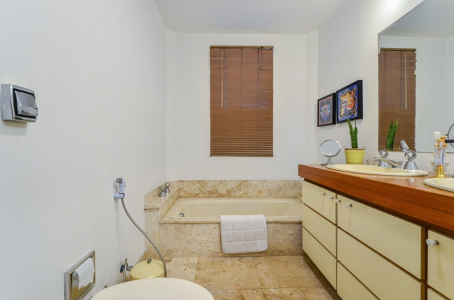 Imagem Apartamento com 4 Quartos à Venda, 210 m² em Morumbi - São Paulo Imagem Apartamento com 4 Quartos à Venda, 210 m² em Morumbi - São Paulo