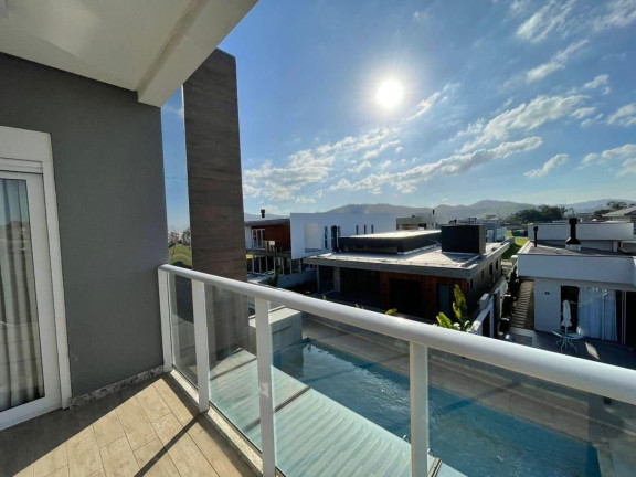 Imagem Casa com 3 Quartos à Venda, 289 m² em Santa Regina - Camboriú Imagem Casa com 3 Quartos à Venda, 289 m² em Santa Regina - Camboriú