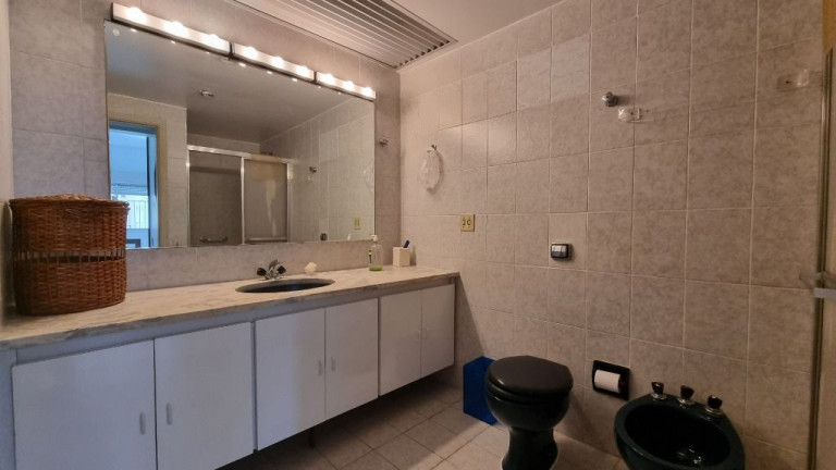 Imagem Apartamento com 3 Quartos à Venda, 130 m² em Pitangueiras - Guarujá