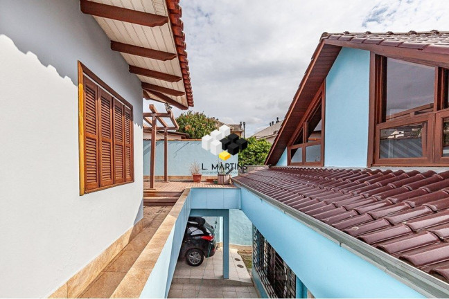 Imagem Casa com 5 Quartos à Venda, 330 m² em Vila Ipiranga - Porto Alegre Imagem Casa com 5 Quartos à Venda, 330 m² em Vila Ipiranga - Porto Alegre