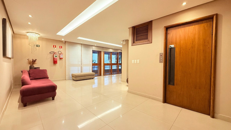 Imagem Apartamento com 3 Quartos à Venda, 158 m² em Petrópolis - Porto Alegre Imagem Apartamento com 3 Quartos à Venda, 158 m² em Petrópolis - Porto Alegre